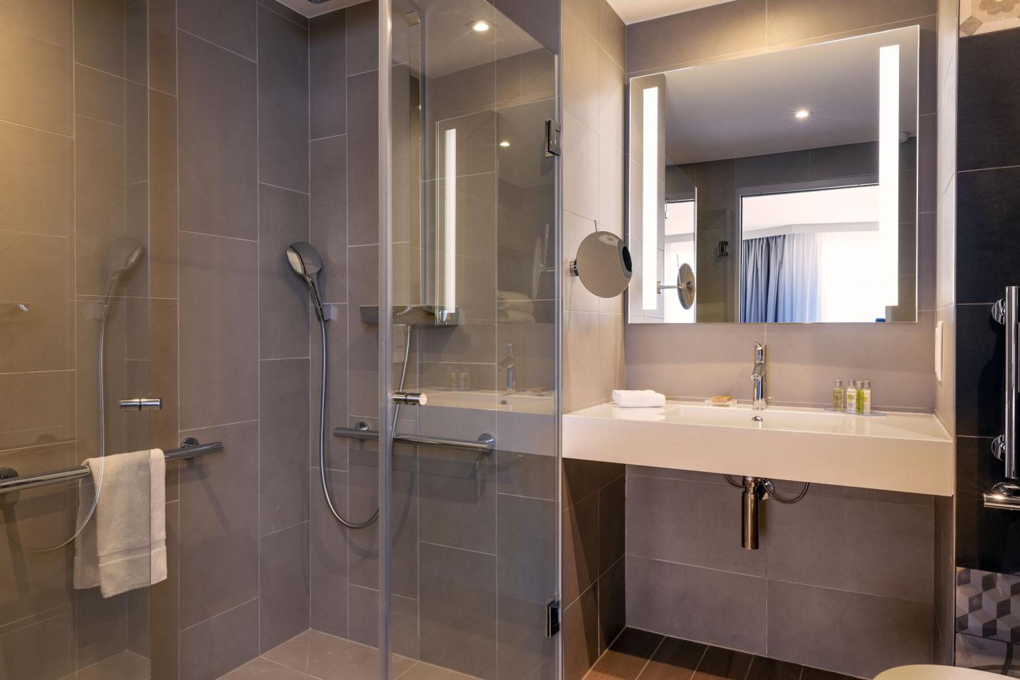 Hilton Garden Paris Massy Hotel 4*